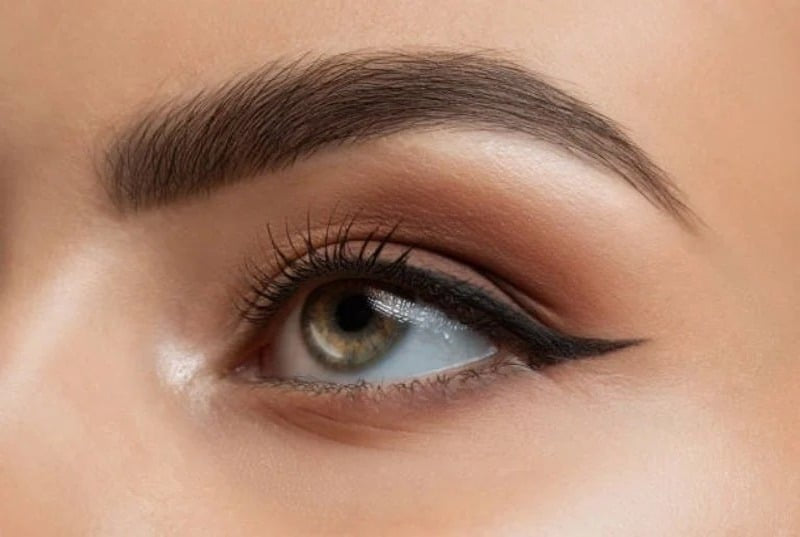 ULTIMATE BROW Lápiz de Cejas Retractable Wet n Wild
